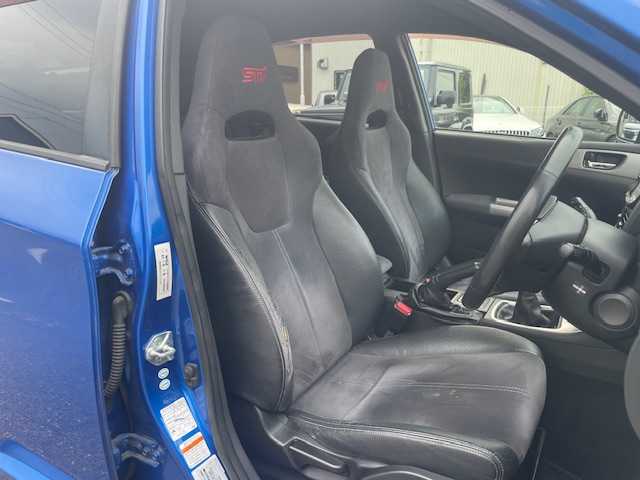 スバル インプレッサ ＷＲＸ 三重県 2007(平19)年 13.6万km WRブルーマイカ 4WD/ターボ/社外HDDナビ/フルセグTV/【CD/DVD/MSV】/ETC/245/40R18インチ純正AW/プッシュスタート/スマートキー/純正フロアマット
