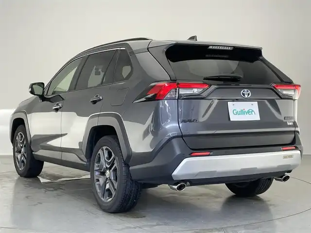 トヨタ ＲＡＶ４ ハイブリッド アドベンチャー 愛知県 2022(令4)年 2.6万km グレーメタリック 純正９型ディスプレイナビ　フルセグＴＶ　全方位カメラ　電動リアゲート　セーフティセンス　衝突軽減　追従クルコン　ＬＥＤオートライト　コーナーセンサー　黒革　シートヒーター　エアシート　ルーフレール　前後ドラレコ　ETC2.0　オートハイビーム　プッシュスタート　禁煙車