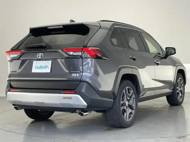 トヨタ ＲＡＶ４ ハイブリッド アドベンチャー 愛知県 2022(令4)年 2.6万km グレーメタリック 純正９型ディスプレイナビ　フルセグＴＶ　全方位カメラ　電動リアゲート　セーフティセンス　衝突軽減　追従クルコン　ＬＥＤオートライト　コーナーセンサー　黒革　シートヒーター　エアシート　ルーフレール　前後ドラレコ　ETC2.0　オートハイビーム　プッシュスタート　禁煙車