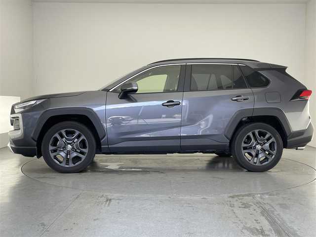 トヨタ ＲＡＶ４ ハイブリッド アドベンチャー 愛知県 2022(令4)年 2.6万km グレーメタリック 純正９型ディスプレイナビ　フルセグＴＶ　全方位カメラ　電動リアゲート　セーフティセンス　衝突軽減　追従クルコン　ＬＥＤオートライト　コーナーセンサー　黒革　シートヒーター　エアシート　ルーフレール　前後ドラレコ　ETC2.0　オートハイビーム　プッシュスタート　禁煙車