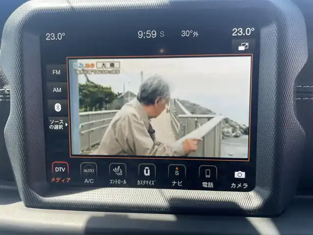 クライスラー・ジープ ラングラー アンリミテッド サハラ 神奈川県 2021(令3)年 2.1万km ブライトホワイト １オーナー/黒革シート/・前席シートヒーター/純8.4インチパネルモニター/・ナビゲーション/・フルセグTV/・Bluetooth・USB/・AppleCarPlay・AndroidAUto/サブウーハー付きプレミアムスピーカー/ステアリングヒーター/ミラーヒーター/安全運転システム/・前面衝突警報/・前後パークアシスト/・ブラインドスポットモニター/・アダプティブクルーズコントロール/2.0ETC/前後ドライブレコーダー/スマートキーX2/新車時手帳、取説