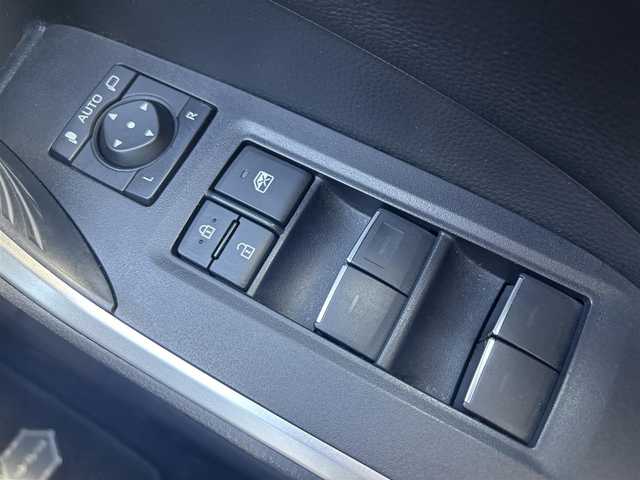 トヨタ ＲＡＶ４ G 愛知県 2022(令4)年 4.6万km アティチュードブラックマイカ ワンオーナー/純正ディスプレイオーディオ/ナビキット/AMFM/USB/Bluetooth/フルセグTV/全方位カメラ/ビルトインETC/前後ドライブレコーダー/プッシュスタート/パワーシート/エアシート/シートヒーター/メモリシート/MT付きAT/トヨタセーフティセンス/・ACC/・LTA/・PCS/・BSM/・クリアランスソナー/LEDヘッドライト/オートハイビーム/パワーバックドア/ステアリングヒーター/純正18インチAW/純正フロアマット/保証書/取扱説明書/スペアキー