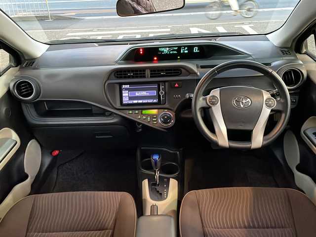 トヨタ アクア G 大阪府 2013(平25)年 10.8万km ブラックマイカ 純正メモリーナビ/フルセグTV/Bluetooth/DVD/バックカメラ/スマートキー/プッシュスタート/