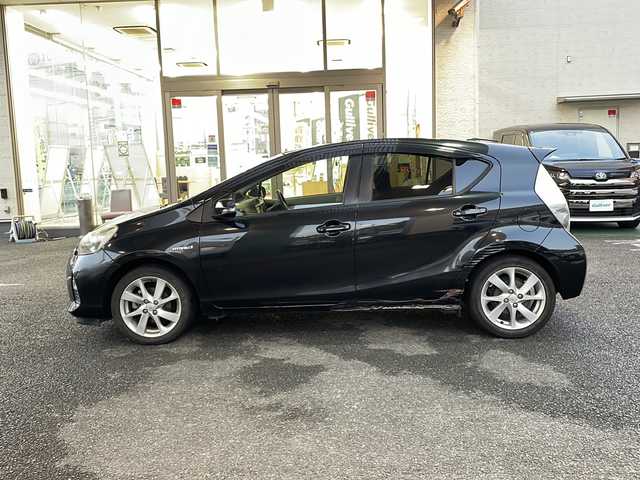 トヨタ アクア G 大阪府 2013(平25)年 10.8万km ブラックマイカ 純正メモリーナビ/フルセグTV/Bluetooth/DVD/バックカメラ/スマートキー/プッシュスタート/