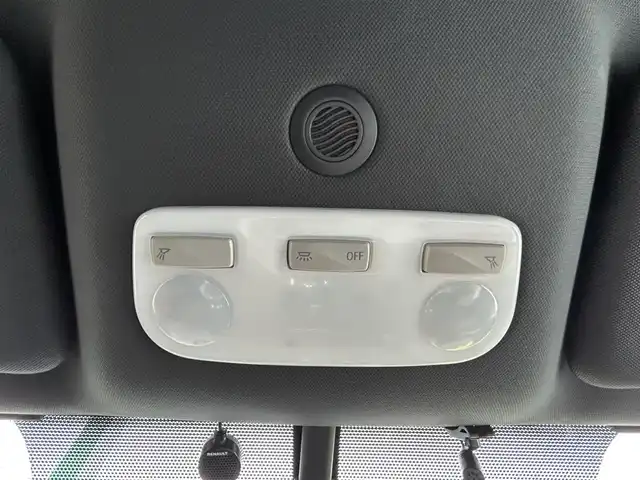 ルノー メガーヌ ルノー スポール 福岡県 2017(平29)年 3.8万km パール 社外ナビ（AVIC-RZ801）/（AM/FM/BT/DVD/フルセグTV）/6速マニュアルトランスミッション/バックカメラ/ドライブレコーダー/クルーズコントロール/ETC/Brembo製ディスク&レッドキャリパー/エアロダイナミックサイドモール/R.S.専用リアスポイラー/ドリルドアルミペダル/アルミキッキングプレート/2ゾーンオートエアコンディショナー/サテライトスイッチ/本革巻きステアリング/純正18インチアルミホイール/純正フロアマット/スペアキー/取扱説明書/保証書