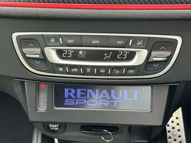 ルノー メガーヌ ルノー スポール 福岡県 2017(平29)年 3.8万km パール 社外ナビ（AVIC-RZ801）/（AM/FM/BT/DVD/フルセグTV）/6速マニュアルトランスミッション/バックカメラ/ドライブレコーダー/クルーズコントロール/ETC/Brembo製ディスク&レッドキャリパー/エアロダイナミックサイドモール/R.S.専用リアスポイラー/ドリルドアルミペダル/アルミキッキングプレート/2ゾーンオートエアコンディショナー/サテライトスイッチ/本革巻きステアリング/純正18インチアルミホイール/純正フロアマット/スペアキー/取扱説明書/保証書