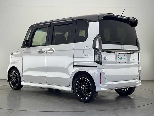 ホンダ Ｎ ＢＯＸ カスタム L ターボ 宮崎県 2021(令3)年 6.4万km プラチナホワイトパール 禁煙車/ホンダセンシング/社外9型ナビTV/（ケンウッド/MDV-M906HDL/CD/DVD/Bluetooth/フルセグTV)/社外バックカメラ/純正LEDオートライト/純正LEDフォグ/純正15インチアルミ/純正エアロ/純正ルーフエンドスポイラー/純正フロアマット/両側電動スライドドア/アダプティブクルーズコントロール/レーンディパーチャーアラート/クリアランスソナー/ウインカードアミラー/パドルシフト/レザーシート/前席シートヒーター/オートエアコン（プラズマクラスター）/本革巻ハンドル/スマートキー/プッシュエンジンスタート/新車時保証書/取扱い説明書