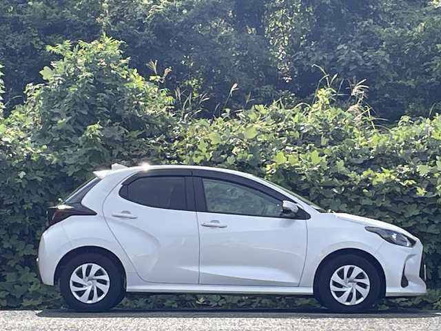 トヨタ ヤリス G 大分県 2024(令6)年 0.3万km プラチナホワイトパールマイカ ワンオーナー /禁煙車/純正ディスプレイオーディオ/パノラマビューモニター/Bluetoth/USB/トヨタセーフティセンス/レーンキープアシスト/前後ドライブレコーダー/スマートキー/エンジンプッシュスタート/前後クリアランスソナー