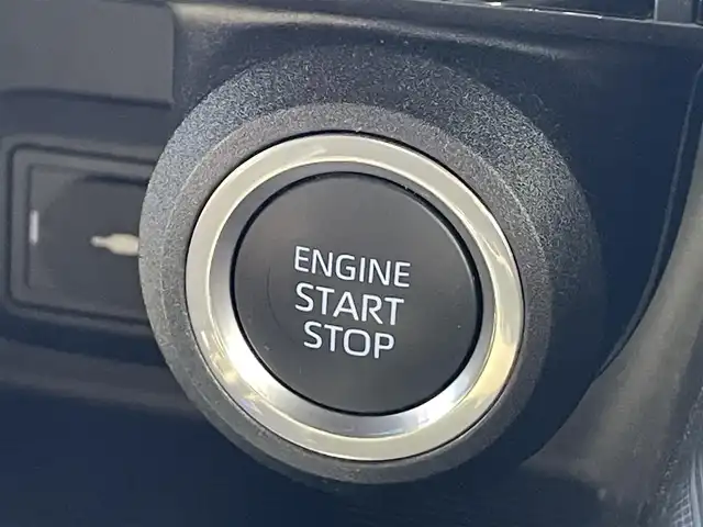 トヨタ ハリアー Z 滋賀県 2021(令3)年 3.9万km ホワイトパールクリスタルシャイン 純正12.3インチナビ/【Bluetooth/フルセグTV/USB】/JBLサウンドシステム/ハーフレザーシート/全方位カメラ/F/S/Rモデリスタエアロ/レーダークルーズコントロール/ブラインドスポットモニター/レーンディパーチャーアラート/クリアランスソナー/前後ドライブレコーダー/LEDヘッドライト/オートマチックハイビーム/デジタルインナーミラー/ヘッドアップディスプレイ/パワーバックドア/ビルトインETC2.0/プッシュスタート/スマートキー/ステアリングリモコン