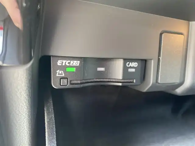 アウディ Ａ４ 35TDI Sライン 福岡県 2023(令5)年 1.1万km グレイシアホワイトメタリック クルーズコントロール/・純正ナビ/Bluetooth/USB/・全方位カメラ/・ハーフレザーシート/シートヒーター/・フルセグテレビ/・ETC/・純正18AW/・LEDライト/・取扱説明書/・スペアキー