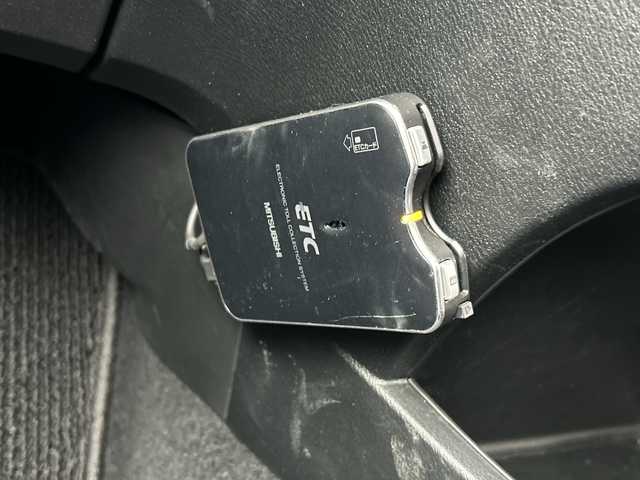 ホンダ ストリーム RSZ Sパッケージ 長野県 2011(平23)年 12.4万km クリスタルブラックパール ・ワンオーナー/・純正メモリーナビ/TV/DVD/AM/FM/Bluetooth/・ETC/・ハロゲンライト/・純正フロアマット/・サマータイヤ装着純正アルミホイール車載