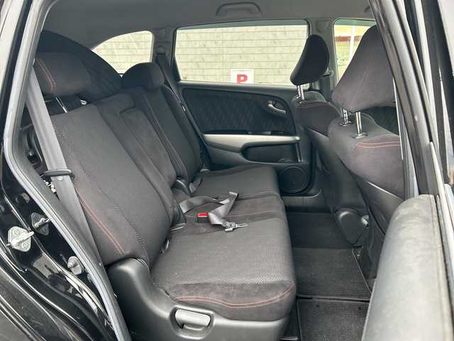 ホンダ ストリーム RSZ Sパッケージ 長野県 2011(平23)年 12.4万km クリスタルブラックパール ・ワンオーナー/・純正メモリーナビ/TV/DVD/AM/FM/Bluetooth/・ETC/・ハロゲンライト/・純正フロアマット/・サマータイヤ装着純正アルミホイール車載