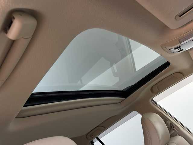 トヨタ ランドクルーザー プラド TX Lパッケージ 鹿児島県 2022(令4)年 3万km ホワイトパールクリスタルシャイン トヨタセーフティセンス/ワンオーナー/レーダークルーズコントロール/ビルトインETC/バックカメラ/ALPINE製SDナビ/(BT/CD/DVD/AM/FM/フルセグTV)/Androidauto/3列シート/サンルーフ/前後ドライブレコーダー/純正フロアマット/前席シートヒーター/前席シートエアコン/前席パワーシート/シートベンチレーション/HDMI/ルーフレール/純正17インチアルミホイール/前後コーナーセンサー/レーンキープアシスト/オートマチックハイビーム/革巻きステアリング/ステアリングスイッチ/4WD/MTモード付AT/保証書/取扱説明書/スペアキー