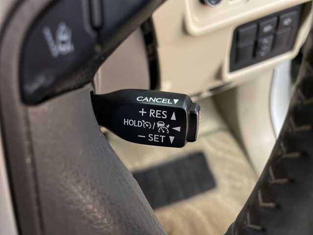 トヨタ ランドクルーザー プラド TX Lパッケージ 鹿児島県 2022(令4)年 3万km ホワイトパールクリスタルシャイン トヨタセーフティセンス/ワンオーナー/レーダークルーズコントロール/ビルトインETC/バックカメラ/ALPINE製SDナビ/(BT/CD/DVD/AM/FM/フルセグTV)/Androidauto/3列シート/サンルーフ/前後ドライブレコーダー/純正フロアマット/前席シートヒーター/前席シートエアコン/前席パワーシート/シートベンチレーション/HDMI/ルーフレール/純正17インチアルミホイール/前後コーナーセンサー/レーンキープアシスト/オートマチックハイビーム/革巻きステアリング/ステアリングスイッチ/4WD/MTモード付AT/保証書/取扱説明書/スペアキー