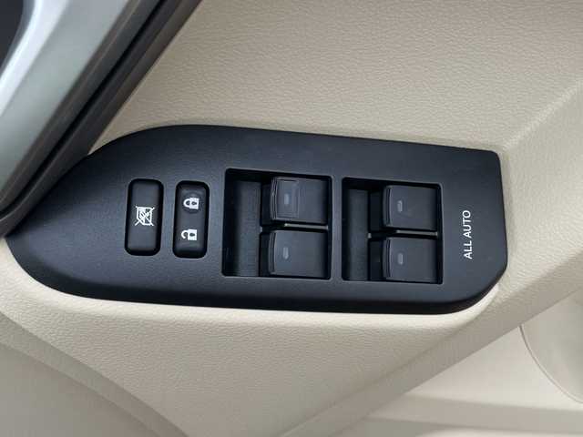 トヨタ ランドクルーザー プラド TX Lパッケージ 鹿児島県 2022(令4)年 3万km ホワイトパールクリスタルシャイン トヨタセーフティセンス/ワンオーナー/レーダークルーズコントロール/ビルトインETC/バックカメラ/ALPINE製SDナビ/(BT/CD/DVD/AM/FM/フルセグTV)/Androidauto/3列シート/サンルーフ/前後ドライブレコーダー/純正フロアマット/前席シートヒーター/前席シートエアコン/前席パワーシート/シートベンチレーション/HDMI/ルーフレール/純正17インチアルミホイール/前後コーナーセンサー/レーンキープアシスト/オートマチックハイビーム/革巻きステアリング/ステアリングスイッチ/4WD/MTモード付AT/保証書/取扱説明書/スペアキー