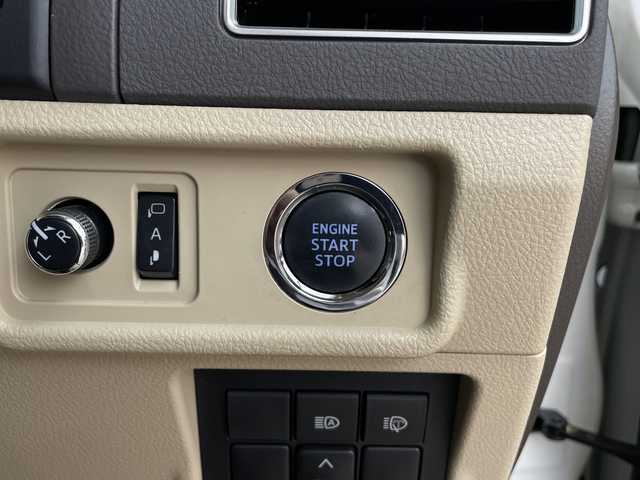 トヨタ ランドクルーザー プラド TX Lパッケージ 鹿児島県 2022(令4)年 3万km ホワイトパールクリスタルシャイン トヨタセーフティセンス/ワンオーナー/レーダークルーズコントロール/ビルトインETC/バックカメラ/ALPINE製SDナビ/(BT/CD/DVD/AM/FM/フルセグTV)/Androidauto/3列シート/サンルーフ/前後ドライブレコーダー/純正フロアマット/前席シートヒーター/前席シートエアコン/前席パワーシート/シートベンチレーション/HDMI/ルーフレール/純正17インチアルミホイール/前後コーナーセンサー/レーンキープアシスト/オートマチックハイビーム/革巻きステアリング/ステアリングスイッチ/4WD/MTモード付AT/保証書/取扱説明書/スペアキー