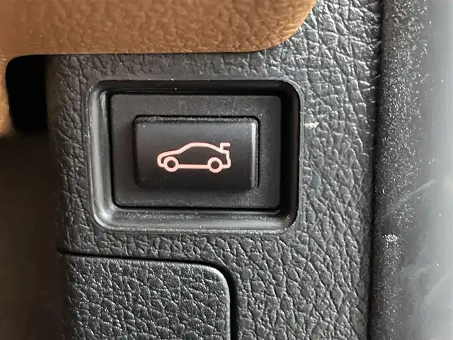 ＢＭＷ ３２０ｄ ラグジュアリー 高知県 2017(平29)年 3.1万km サファイアブラックP 純正ナビゲーション　/バックカメラ　/運転席・助手席パワーシート　/シートヒーター　/運転席シートメモリー　/クルーズコントロール　/ＣＤ／ＤＶＤデッキ　/茶革シート　/ＵＳＢ入力端子　/純正アルミホイール　/スペアキー