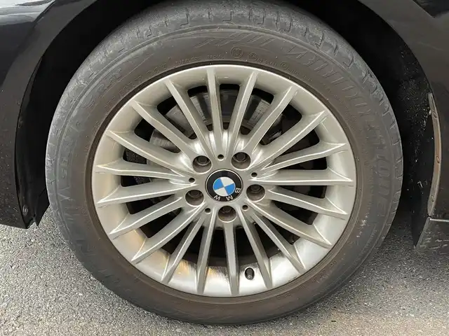 ＢＭＷ ３２０ｄ ラグジュアリー 高知県 2017(平29)年 3.1万km サファイアブラックP 純正ナビゲーション　/バックカメラ　/運転席・助手席パワーシート　/シートヒーター　/運転席シートメモリー　/クルーズコントロール　/ＣＤ／ＤＶＤデッキ　/茶革シート　/ＵＳＢ入力端子　/純正アルミホイール　/スペアキー