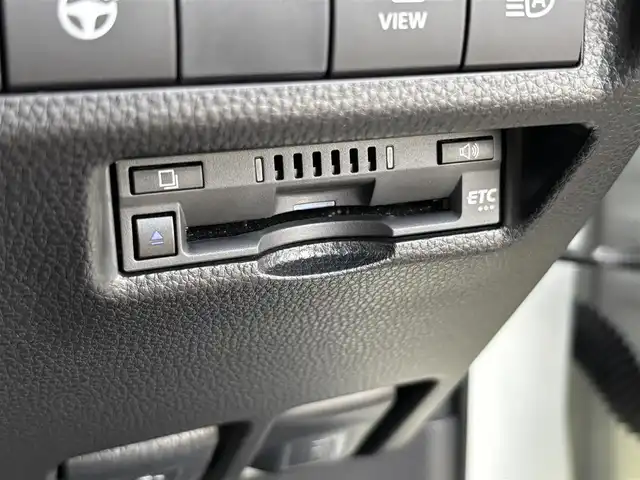 トヨタ ＲＡＶ４ G Zパッケージ 大分県 2021(令3)年 3.3万km ホワイトパールクリスタルシャイン ・純正ナビ(USB/BT/Miracast)/・全方位カメラ/・サンルーフ/・プリクラッシュセーフティ/・ブラインドスポットモニター/・コーナーセンサー/・レーダークルーズコントロール/・ETC/・ドライブレコーダー/・デジタルインナーミラー/・ステアリングリモコン/・ステアリングヒーター/・オートハイビーム/・運転席パワーシート/・シートメモリー/・シートヒーター/・ブレーキホールド/・MTモード付きAT/・純正アルミホイール