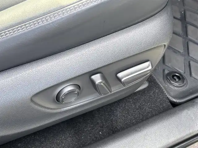 トヨタ ＲＡＶ４ G Zパッケージ 大分県 2021(令3)年 3.3万km ホワイトパールクリスタルシャイン ・純正ナビ(USB/BT/Miracast)/・全方位カメラ/・サンルーフ/・プリクラッシュセーフティ/・ブラインドスポットモニター/・コーナーセンサー/・レーダークルーズコントロール/・ETC/・ドライブレコーダー/・デジタルインナーミラー/・ステアリングリモコン/・ステアリングヒーター/・オートハイビーム/・運転席パワーシート/・シートメモリー/・シートヒーター/・ブレーキホールド/・MTモード付きAT/・純正アルミホイール