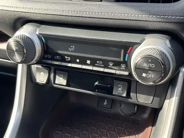 トヨタ ＲＡＶ４ G Zパッケージ 大分県 2021(令3)年 3.3万km ホワイトパールクリスタルシャイン ・純正ナビ(USB/BT/Miracast)/・全方位カメラ/・サンルーフ/・プリクラッシュセーフティ/・ブラインドスポットモニター/・コーナーセンサー/・レーダークルーズコントロール/・ETC/・ドライブレコーダー/・デジタルインナーミラー/・ステアリングリモコン/・ステアリングヒーター/・オートハイビーム/・運転席パワーシート/・シートメモリー/・シートヒーター/・ブレーキホールド/・MTモード付きAT/・純正アルミホイール