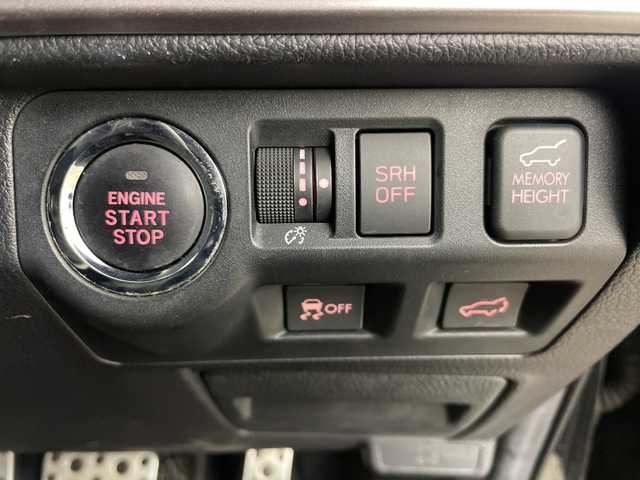 スバル フォレスター 道央・札幌 2016(平28)年 10.2万km クリスタルブラックシリカ ・4WD　　/アイサイト/・衝突被害軽減ブレーキ/・社外フローティングナビ　/・フルセグ/CD/DVD/BT/SD/・バックカメラ/・レーダークルーズコントロール/・ブラインドスポットモニター/・レザーシート/シートヒーター/・パワーシート/シートポジションメモリー/・電動リアゲート/・ステアリングヒーター/・社外前方ドライブレコーダー/・MT付AT/パドルシフト/・積込冬タイヤ純正AW18インチ/・ヒルディンセントコントロール/・ETC