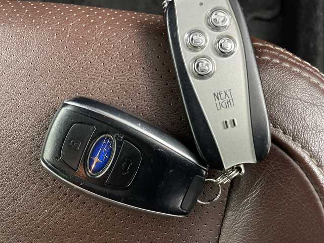 スバル フォレスター 道央・札幌 2016(平28)年 10.2万km クリスタルブラックシリカ ・4WD　　/アイサイト/・衝突被害軽減ブレーキ/・社外フローティングナビ　/・フルセグ/CD/DVD/BT/SD/・バックカメラ/・レーダークルーズコントロール/・ブラインドスポットモニター/・レザーシート/シートヒーター/・パワーシート/シートポジションメモリー/・電動リアゲート/・ステアリングヒーター/・社外前方ドライブレコーダー/・MT付AT/パドルシフト/・積込冬タイヤ純正AW18インチ/・ヒルディンセントコントロール/・ETC