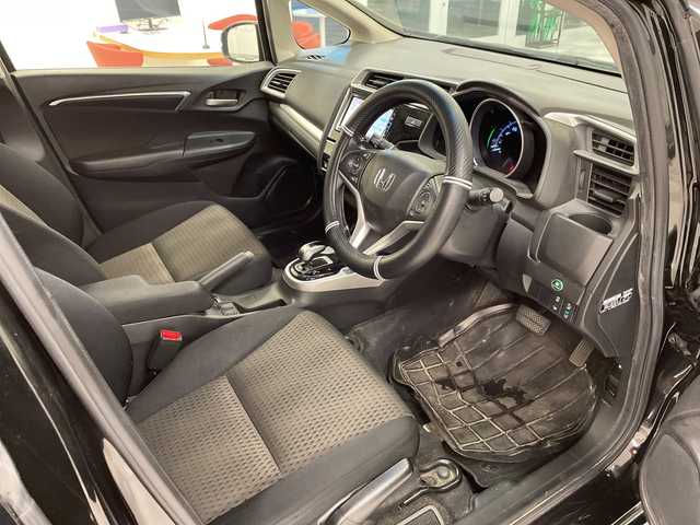 ホンダ フィット ハイブリット Fコンフォートエディション 岐阜県 2018(平30)年 9.5万km クリスタルブラックパール 純正ナビ7インチ/スマートキー/クルーズコントロール/BIuetooth/ETC/バックモニター/フルセグ/純正マット/レーンキープアシスト/オートライト/LEDヘッドライト/衝突軽減システム