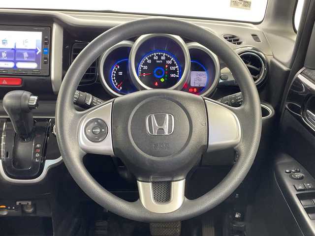 ホンダ Ｎ ＢＯＸ カスタム G Lパッケージ 栃木県 2016(平28)年 4.6万km プレミアムホワイトパールⅡ ワンオーナー/純正SDナビ/（CD/TV/Bluetooth/USB/iPod/AUX）/バックカメラ/ビルトインETC/片側パワースライドドア/オートライト/HIDヘッドライト/横滑り防止装置/フォグランプ/スマートキー/プッシュスタート/アイドリングストップ/ステアリングスイッチ/電動格納ミラー/純正14インチアルミホイール/純正フロアマット