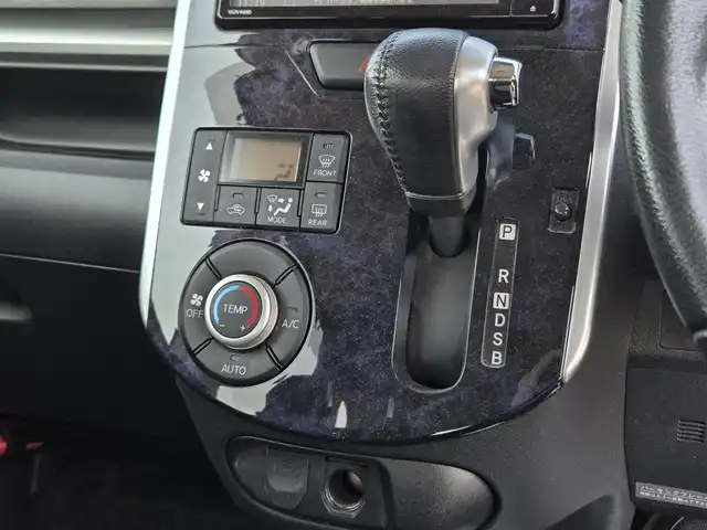 ダイハツ タント カスタム RS トップED SA Ⅲ 鹿児島県 2017(平29)年 2.7万km メテオライトグレーイリュージョナルP 純正ＳＤナビ（ＮＳＺＮ－Ｗ６８Ｄ）　/純正ドライブレコーダー　/Ｄ席シートヒーター　/Ｂｌｕｅｔｏｏｔｈオーディオ　/フルセグテレビ　/両側パワースライドドア　/ハーフレザーシート　/スマートアシストIII/バックカメラ/純正アルミホイール(15インチ)/両側パワースライドドア/プッシュスタート/スマートキー/横滑り防止装置/前後コーナーセンサー/LEDヘッドライト