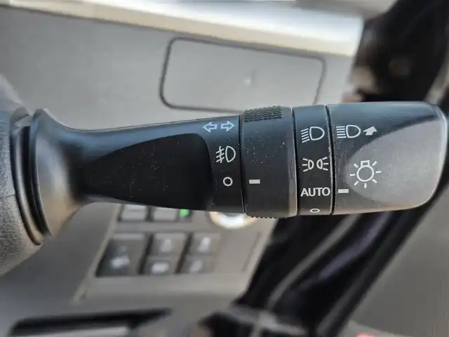 ダイハツ タント カスタム RS トップED SA Ⅲ 鹿児島県 2017(平29)年 2.7万km メテオライトグレーイリュージョナルP 純正ＳＤナビ（ＮＳＺＮ－Ｗ６８Ｄ）　/純正ドライブレコーダー　/Ｄ席シートヒーター　/Ｂｌｕｅｔｏｏｔｈオーディオ　/フルセグテレビ　/両側パワースライドドア　/ハーフレザーシート　/スマートアシストIII/バックカメラ/純正アルミホイール(15インチ)/両側パワースライドドア/プッシュスタート/スマートキー/横滑り防止装置/前後コーナーセンサー/LEDヘッドライト