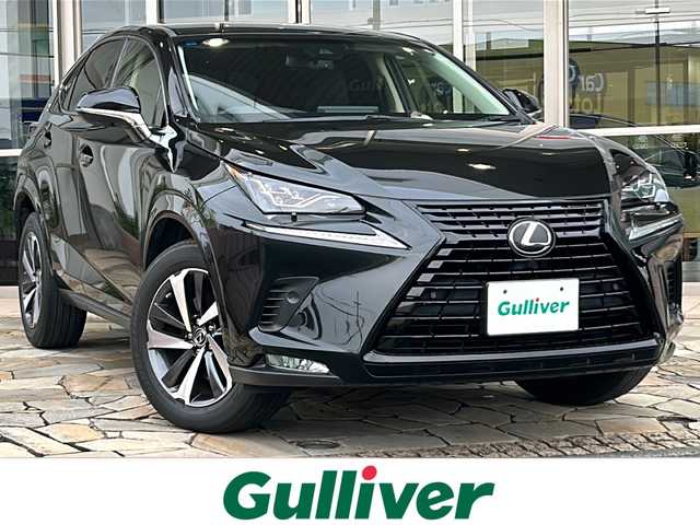 レクサス ＮＸ 300 ブラックシークエンス 静岡県 2018(平30)年 5.5万km グラファイトブラックガラスフレーク レクサスセーフティシステム/・プリクラッシュセーフティ/・レーダークルーズコントロール/・レーンキープアシスト/・ブラインドスポットモニター/・リヤトラフィックアラート/純正メーカーナビ/・フルセグTV/・CD/DVD/Bluetooth/ラジオ/主要装備/・レザーシート/・シートヒーター/・パワーバックドア/・オートホールド/・ハンドルヒーター/・オートホールド/・パドルシフト/・パワーシート