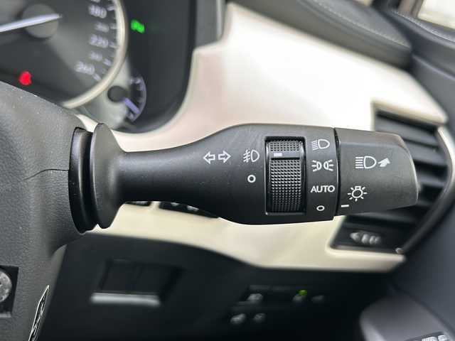レクサス ＮＸ 300 ブラックシークエンス 静岡県 2018(平30)年 5.5万km グラファイトブラックガラスフレーク レクサスセーフティシステム/・プリクラッシュセーフティ/・レーダークルーズコントロール/・レーンキープアシスト/・ブラインドスポットモニター/・リヤトラフィックアラート/純正メーカーナビ/・フルセグTV/・CD/DVD/Bluetooth/ラジオ/主要装備/・レザーシート/・シートヒーター/・パワーバックドア/・オートホールド/・ハンドルヒーター/・オートホールド/・パドルシフト/・パワーシート