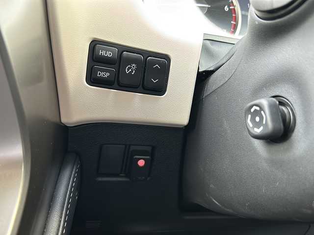 レクサス ＮＸ 300 ブラックシークエンス 静岡県 2018(平30)年 5.5万km グラファイトブラックガラスフレーク レクサスセーフティシステム/・プリクラッシュセーフティ/・レーダークルーズコントロール/・レーンキープアシスト/・ブラインドスポットモニター/・リヤトラフィックアラート/純正メーカーナビ/・フルセグTV/・CD/DVD/Bluetooth/ラジオ/主要装備/・レザーシート/・シートヒーター/・パワーバックドア/・オートホールド/・ハンドルヒーター/・オートホールド/・パドルシフト/・パワーシート