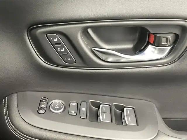 ホンダ ＺＲ－Ｖ ハイブリッド e:HEV Z 熊本県 2023(令5)年 0.9万km ミッドナイトブルービームM ワンオーナー　/ＢＯＳＥサウンド　/社外前後ドライブレコーダー　/全周囲カメラ　/純正ナビ　/ビルトインＥＴＣ２．０　/ホンダセンシング/・レーダークルーズコントロール/・衝突軽減ブレーキ/・路外逸脱制御機能/・車線維持支援システム/・トラフィックジャムアシスト/・先行車発進お知らせ機能/・標識認識機能/・パーキングセンサー/横滑り防止/前後クリアランスソナー　/前席シートヒーター　/前席パワーシート/置くだけ充電/パワーバックドア/パドルシフト/オートブレーキホールド/純正フロアマット/純正１８インチAW/シーケンシャルウインカー/オートライト/LEDヘッドライト/スマートキー/プッシュスタート/スペアキー1本/保証書/取扱説明書