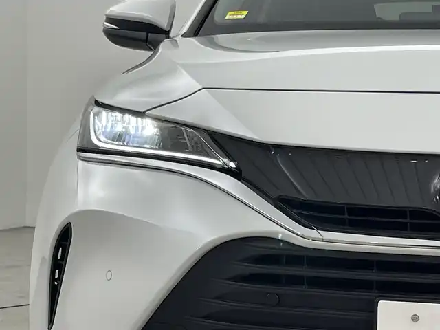 トヨタ ハリアー S 福岡県 2023(令5)年 2.2万km プラチナホワイトパールマイカ 純正ディスプレイオーディオ（フルセグＴＶ）　/バックカメラ　/ビルトインＥＴＣ２．０　/前後ドラレコ　/ＡＣＣ　/コーナーセンサー　/衝突軽減ブレーキ　/レーンキープ　/ＰＫＳＢ　/ＭＴモード付き　/純正１７インチＡＷ