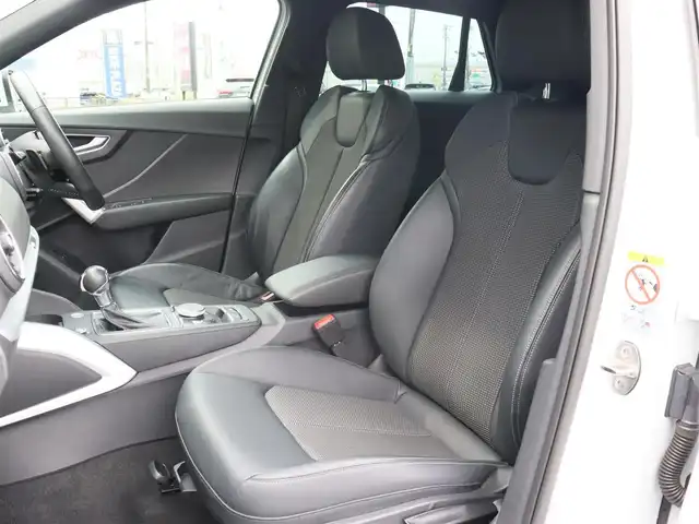 アウディ Ｑ２ 30TFSIスポーツ 宮城県 2019(平31)年 3.5万km グレイシアホワイトメタリック Ｓラインパッケージ/純正ナビ【ＢＴ／ＣＤ／ＤＶＤ／フルセグＴＶ／ＳＤ／ＵＳＢ】/ハーフレザーシート/アダプティブクルーズコントロール/バーチャルコックピット/ブラインドスポットアシスト/AUDIアクティブレーンキープアシスト/AUDIプレセンス/バックカメラ/パドルシフト/パワーバックドア/純正１８インチＡＷ/ドライブレコーダー（前）/コーナーセンサー(前後)/シートヒーター(DN席)/パーキングアシスト/MTモード付/オートライト/LEDヘッドライト/純正フロアマット/プッシュスタート/アドバンスドキー/禁煙車
