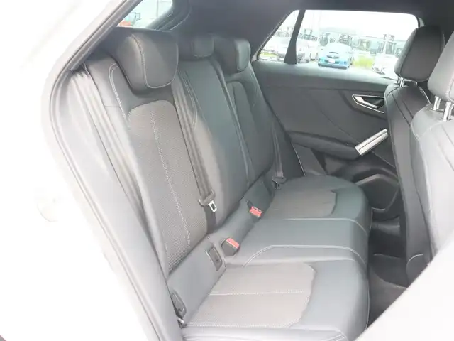アウディ Ｑ２ 30TFSIスポーツ 宮城県 2019(平31)年 3.5万km グレイシアホワイトメタリック Ｓラインパッケージ/純正ナビ【ＢＴ／ＣＤ／ＤＶＤ／フルセグＴＶ／ＳＤ／ＵＳＢ】/ハーフレザーシート/アダプティブクルーズコントロール/バーチャルコックピット/ブラインドスポットアシスト/AUDIアクティブレーンキープアシスト/AUDIプレセンス/バックカメラ/パドルシフト/パワーバックドア/純正１８インチＡＷ/ドライブレコーダー（前）/コーナーセンサー(前後)/シートヒーター(DN席)/パーキングアシスト/MTモード付/オートライト/LEDヘッドライト/純正フロアマット/プッシュスタート/アドバンスドキー/禁煙車