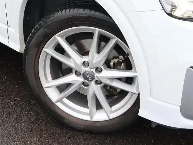 アウディ Ｑ２ 30TFSIスポーツ 宮城県 2019(平31)年 3.5万km グレイシアホワイトメタリック Ｓラインパッケージ/純正ナビ【ＢＴ／ＣＤ／ＤＶＤ／フルセグＴＶ／ＳＤ／ＵＳＢ】/ハーフレザーシート/アダプティブクルーズコントロール/バーチャルコックピット/ブラインドスポットアシスト/AUDIアクティブレーンキープアシスト/AUDIプレセンス/バックカメラ/パドルシフト/パワーバックドア/純正１８インチＡＷ/ドライブレコーダー（前）/コーナーセンサー(前後)/シートヒーター(DN席)/パーキングアシスト/MTモード付/オートライト/LEDヘッドライト/純正フロアマット/プッシュスタート/アドバンスドキー/禁煙車