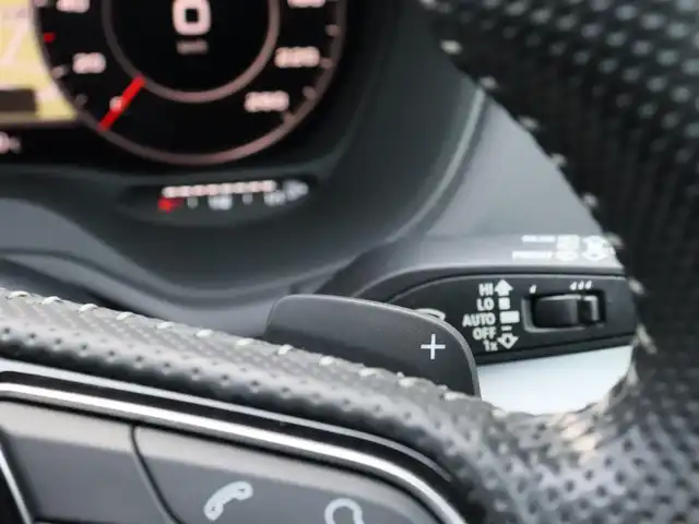 アウディ Ｑ２ 30TFSIスポーツ 宮城県 2019(平31)年 3.5万km グレイシアホワイトメタリック Ｓラインパッケージ/純正ナビ【ＢＴ／ＣＤ／ＤＶＤ／フルセグＴＶ／ＳＤ／ＵＳＢ】/ハーフレザーシート/アダプティブクルーズコントロール/バーチャルコックピット/ブラインドスポットアシスト/AUDIアクティブレーンキープアシスト/AUDIプレセンス/バックカメラ/パドルシフト/パワーバックドア/純正１８インチＡＷ/ドライブレコーダー（前）/コーナーセンサー(前後)/シートヒーター(DN席)/パーキングアシスト/MTモード付/オートライト/LEDヘッドライト/純正フロアマット/プッシュスタート/アドバンスドキー/禁煙車