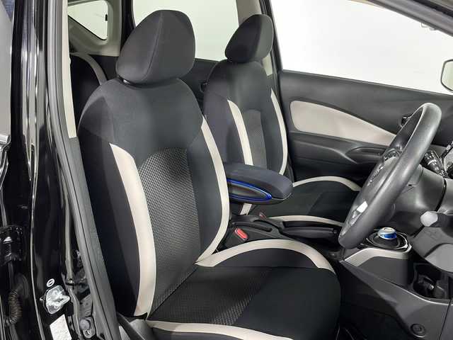 日産 ノート e－パワー X 広島県 2017(平29)年 4.3万km スーパーブラック 純正ナビ（Bluetooth/フルセグTV/DVD）/アラウンドビューモニター/デジタルインナーミラー/エマージェンシーブレーキ/車線逸脱抑制/フロント/バックソナー/誤発進抑制機能/LEDヘッドランプ/オートライト/ETC/スマートキー
