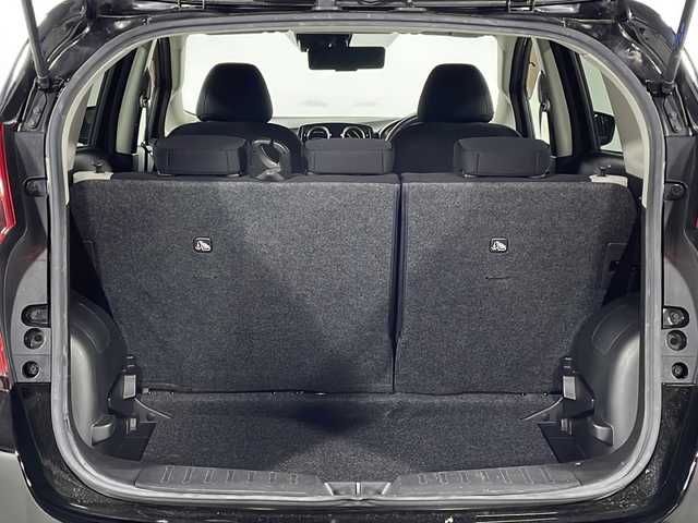 日産 ノート e－パワー X 広島県 2017(平29)年 4.3万km スーパーブラック 純正ナビ（Bluetooth/フルセグTV/DVD）/アラウンドビューモニター/デジタルインナーミラー/エマージェンシーブレーキ/車線逸脱抑制/フロント/バックソナー/誤発進抑制機能/LEDヘッドランプ/オートライト/ETC/スマートキー