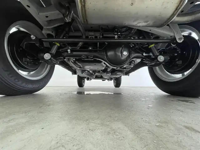 スズキ ジムニー XC 大分県 2024(令6)年 0.1千km ピュアホワイトP 登録済未使用車/社外７型ナビ　AVN-LBS01/デュアルブレーキセンサーサポート/誤発進抑制機能/車線逸脱警報/ふらつき警報/ハイビームアシスト/先行車発信お知らせ機能/標識認識機能/シートヒーター/スマートキー×２/ヘッドランプウォッシャー/電動格納ウィンカーミラー/フォグランプ/ステアリングリモコン