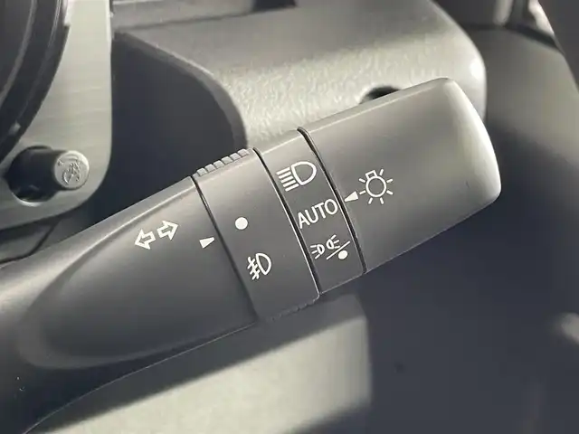 スズキ ジムニー XC 大分県 2024(令6)年 0.1千km ピュアホワイトP 登録済未使用車/社外７型ナビ　AVN-LBS01/デュアルブレーキセンサーサポート/誤発進抑制機能/車線逸脱警報/ふらつき警報/ハイビームアシスト/先行車発信お知らせ機能/標識認識機能/シートヒーター/スマートキー×２/ヘッドランプウォッシャー/電動格納ウィンカーミラー/フォグランプ/ステアリングリモコン