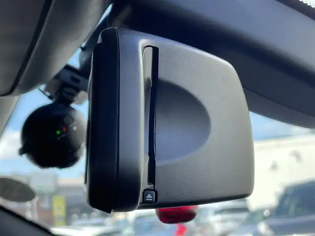 ＢＭＷ Ｚ４ sDrive23i ハイライン 静岡県 2011(平23)年 1.2万km アルピンホワイトⅢ 電動開閉式ハードトップ/茶革シート/純正HDDナビ/(AUX/USB/CD/DVD/フルセグ)/HIDライト/左右独立式オートエアコン/純正17インチアルミホイール/純正フロアマット/レインセンサー/ヘッドライトウォッシャー/ETC/ドライブレコーダー