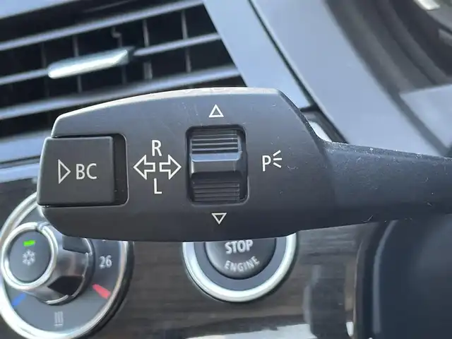 ＢＭＷ Ｚ４ sDrive23i ハイライン 静岡県 2011(平23)年 1.2万km アルピンホワイトⅢ 電動開閉式ハードトップ/茶革シート/純正HDDナビ/(AUX/USB/CD/DVD/フルセグ)/HIDライト/左右独立式オートエアコン/純正17インチアルミホイール/純正フロアマット/レインセンサー/ヘッドライトウォッシャー/ETC/ドライブレコーダー