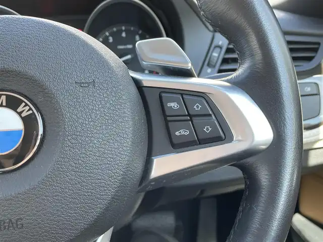 ＢＭＷ Ｚ４ sDrive23i ハイライン 静岡県 2011(平23)年 1.2万km アルピンホワイトⅢ 電動開閉式ハードトップ/茶革シート/純正HDDナビ/(AUX/USB/CD/DVD/フルセグ)/HIDライト/左右独立式オートエアコン/純正17インチアルミホイール/純正フロアマット/レインセンサー/ヘッドライトウォッシャー/ETC/ドライブレコーダー