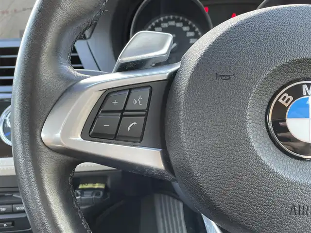 ＢＭＷ Ｚ４ sDrive23i ハイライン 静岡県 2011(平23)年 1.2万km アルピンホワイトⅢ 電動開閉式ハードトップ/茶革シート/純正HDDナビ/(AUX/USB/CD/DVD/フルセグ)/HIDライト/左右独立式オートエアコン/純正17インチアルミホイール/純正フロアマット/レインセンサー/ヘッドライトウォッシャー/ETC/ドライブレコーダー