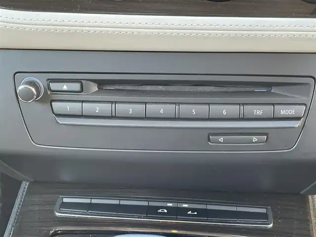 ＢＭＷ Ｚ４ sDrive23i ハイライン 静岡県 2011(平23)年 1.2万km アルピンホワイトⅢ 電動開閉式ハードトップ/茶革シート/純正HDDナビ/(AUX/USB/CD/DVD/フルセグ)/HIDライト/左右独立式オートエアコン/純正17インチアルミホイール/純正フロアマット/レインセンサー/ヘッドライトウォッシャー/ETC/ドライブレコーダー