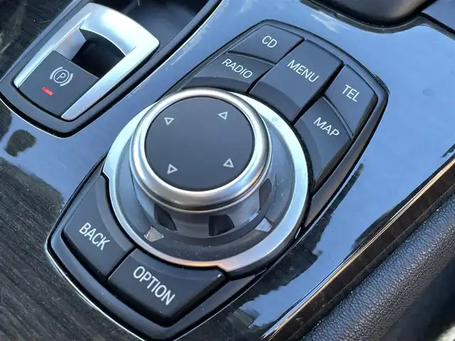 ＢＭＷ Ｚ４ sDrive23i ハイライン 静岡県 2011(平23)年 1.2万km アルピンホワイトⅢ 電動開閉式ハードトップ/茶革シート/純正HDDナビ/(AUX/USB/CD/DVD/フルセグ)/HIDライト/左右独立式オートエアコン/純正17インチアルミホイール/純正フロアマット/レインセンサー/ヘッドライトウォッシャー/ETC/ドライブレコーダー